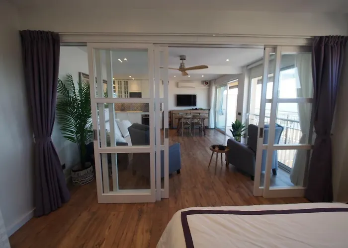 Apartment Seafront In
