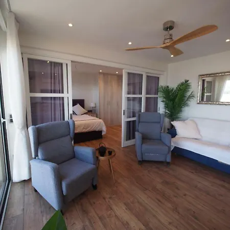 Apartment Seafront In