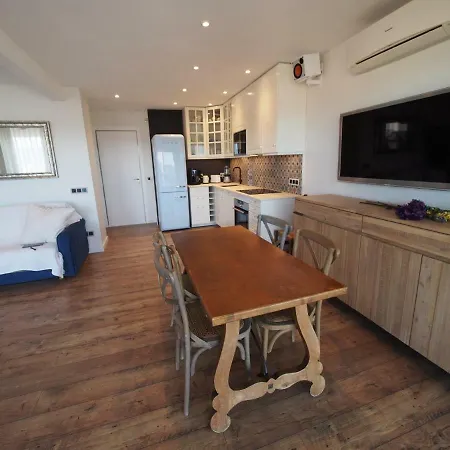 Seafront In Паламос