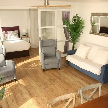 Seafront In Апартаменты Паламос